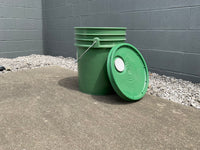 Load image into Gallery viewer, Plastic Bucket - 5 Gallon, Green W/Lid
